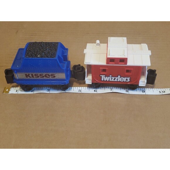 Lionel Hershey Train Replacement Caboose & Coal Cars 2013 Twizzler Kisses Candy - Picture 14 of 16